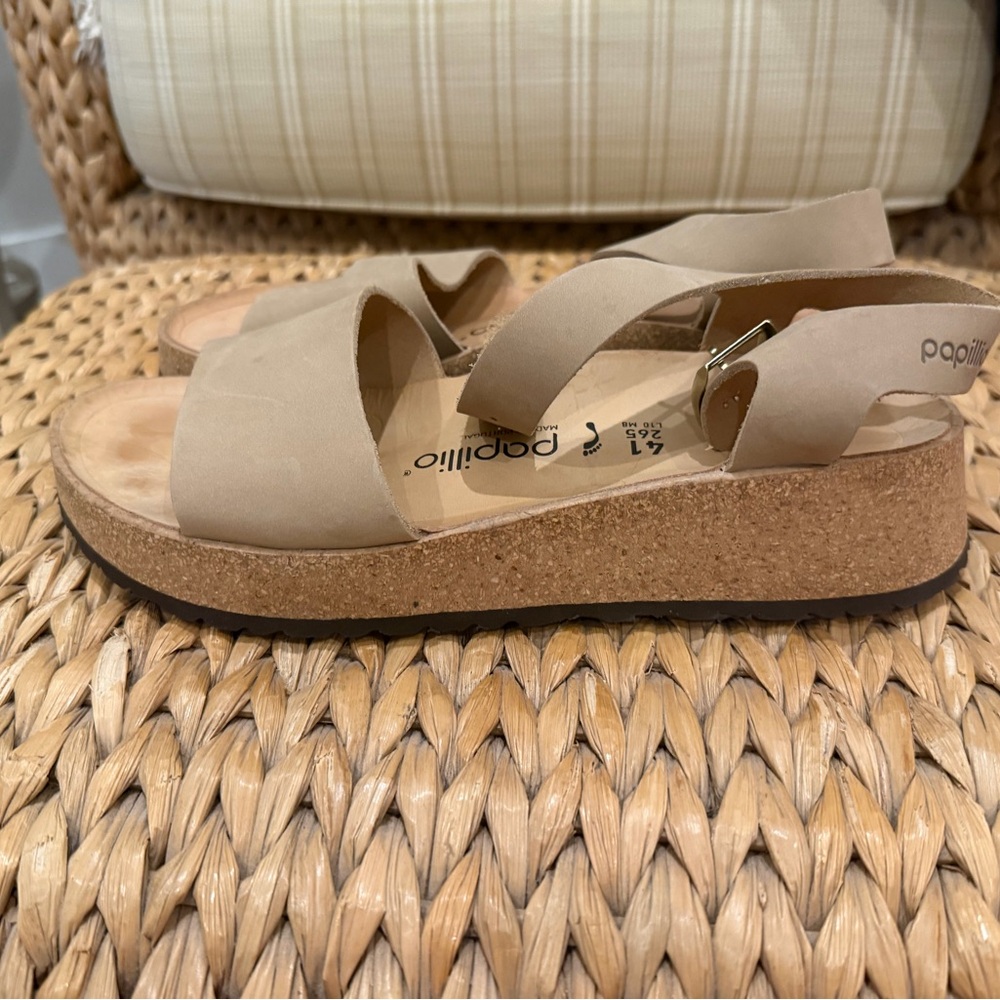 Women’s sandals